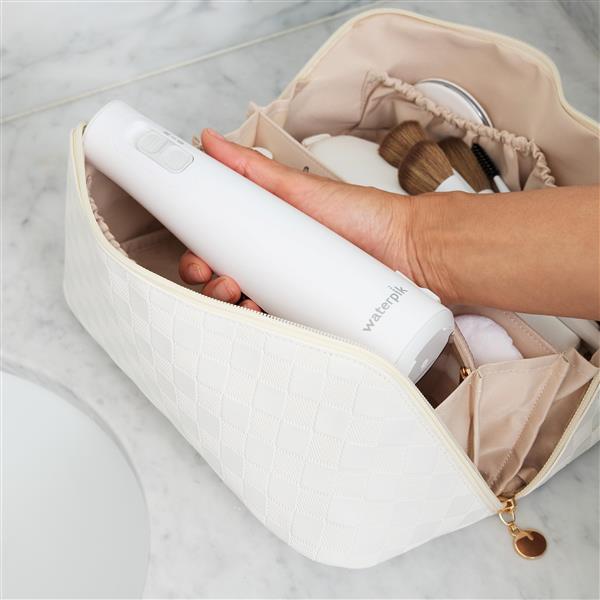 White Cordless Pulse 3100 WF-20 Water Flosser in Travel Bag